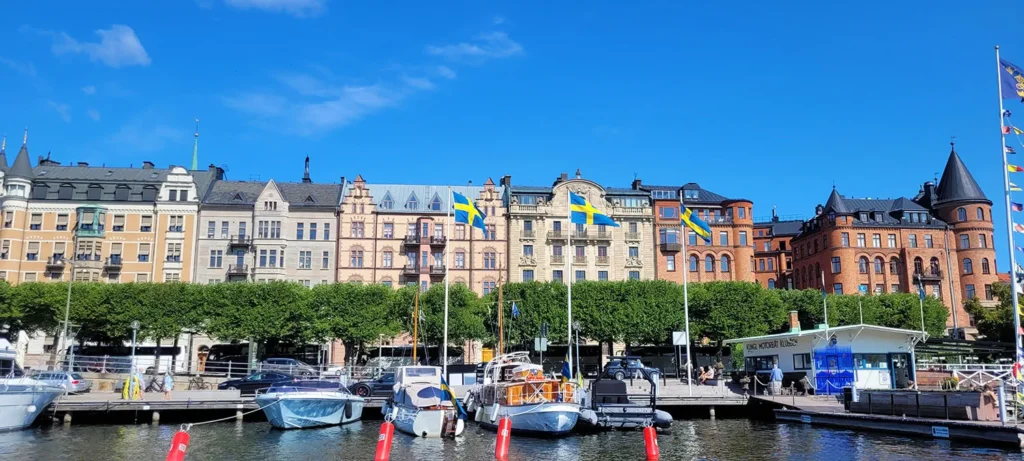 City-Check Stockholm – FemNews.de – Reisebericht über eine Städtereise nach Stockholm – Städte-Trip mit Kindern: Stockholm Oceanbus – Coole Tipps für einen Kurztrip mit deinen Mädels nach Stockholm – Hier: Eine Stadtrundfahrt mit dem Oceanbus. - Foto: Ready4FotoDesign.de für FemNews.de